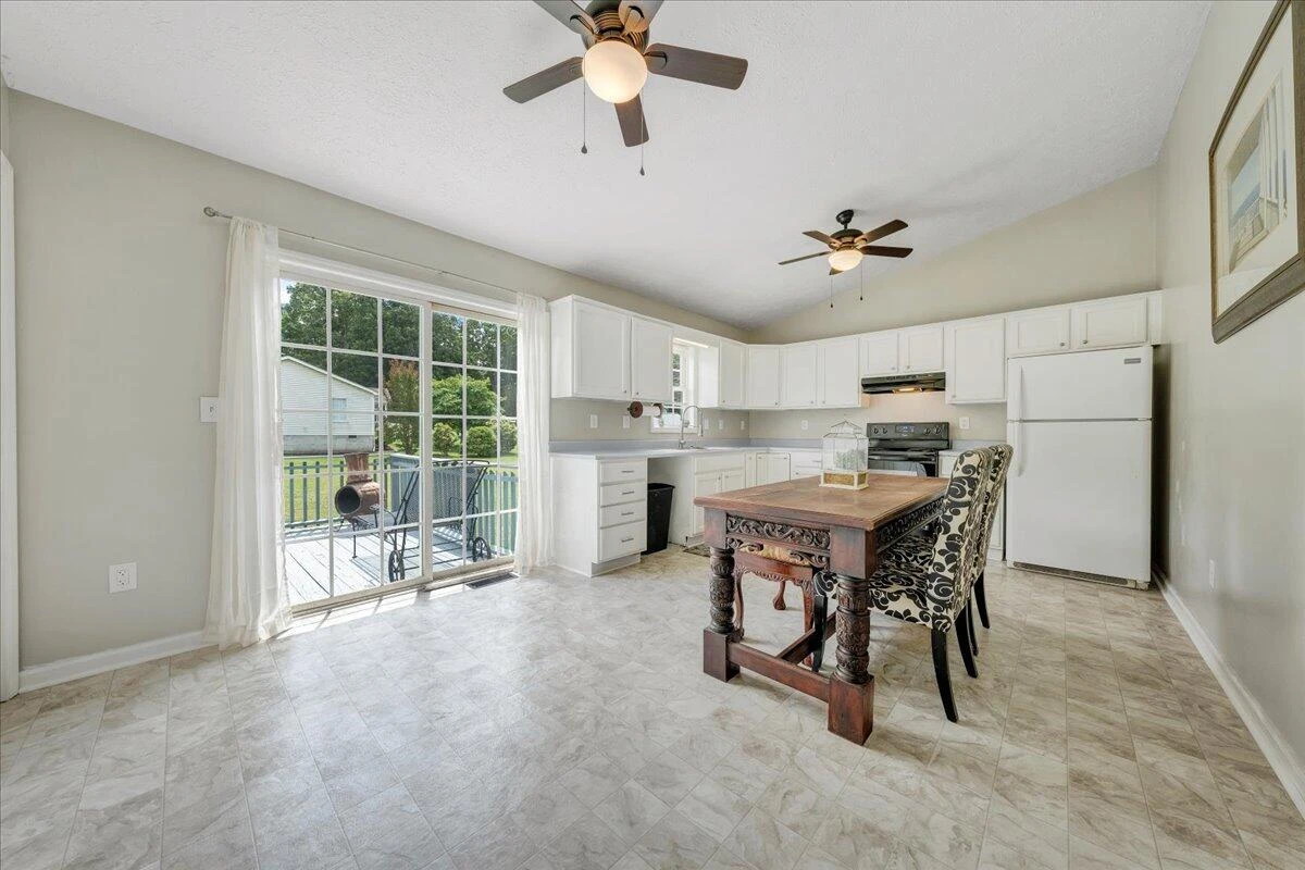 44 Strawberry Banks DR - Photo 8