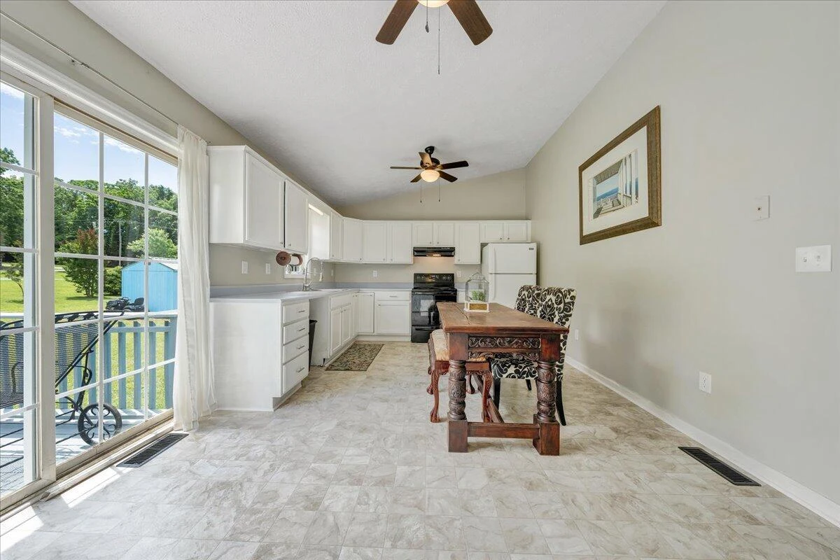 44 Strawberry Banks DR - Photo 9