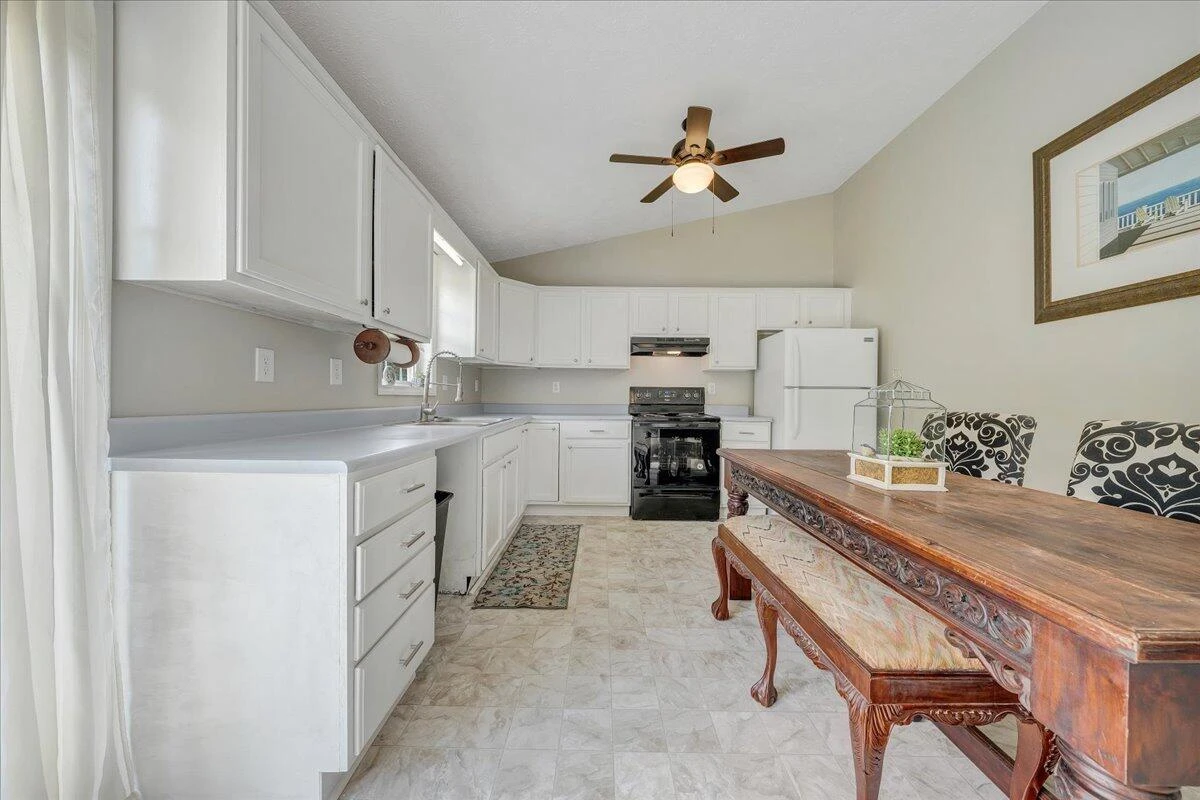 44 Strawberry Banks DR - Photo 10