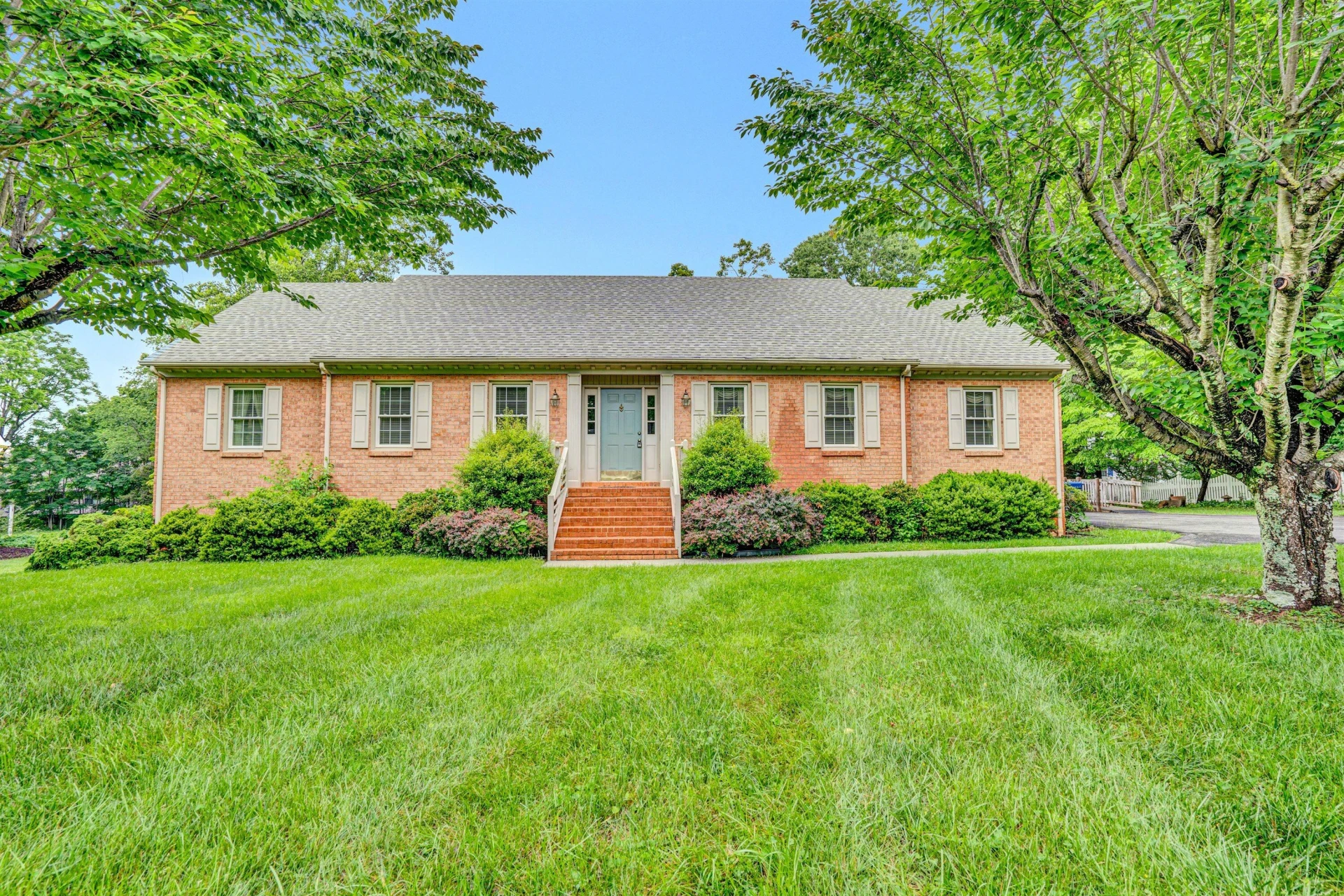 103 Tremont CT