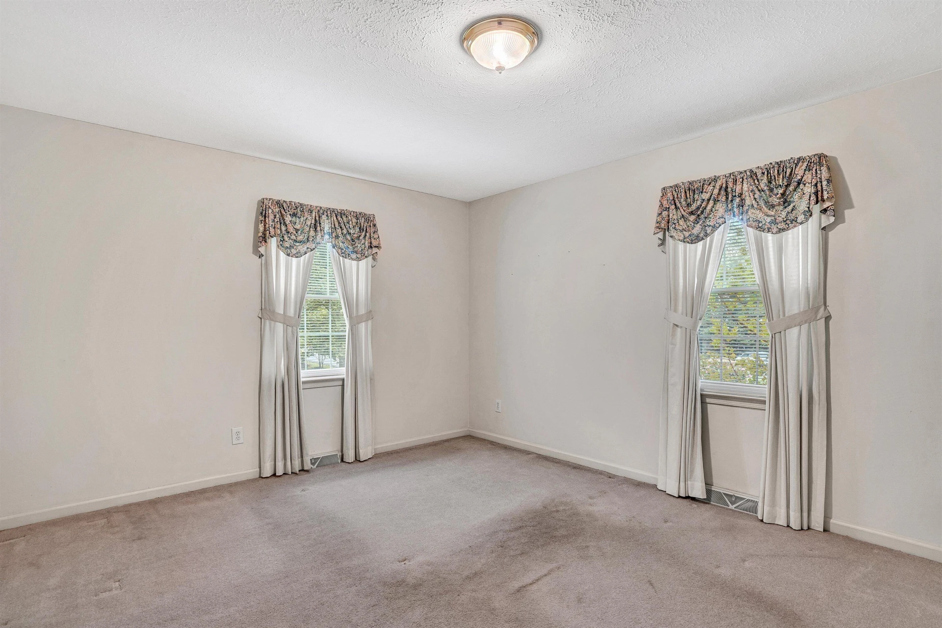 103 Tremont CT - Photo 23
