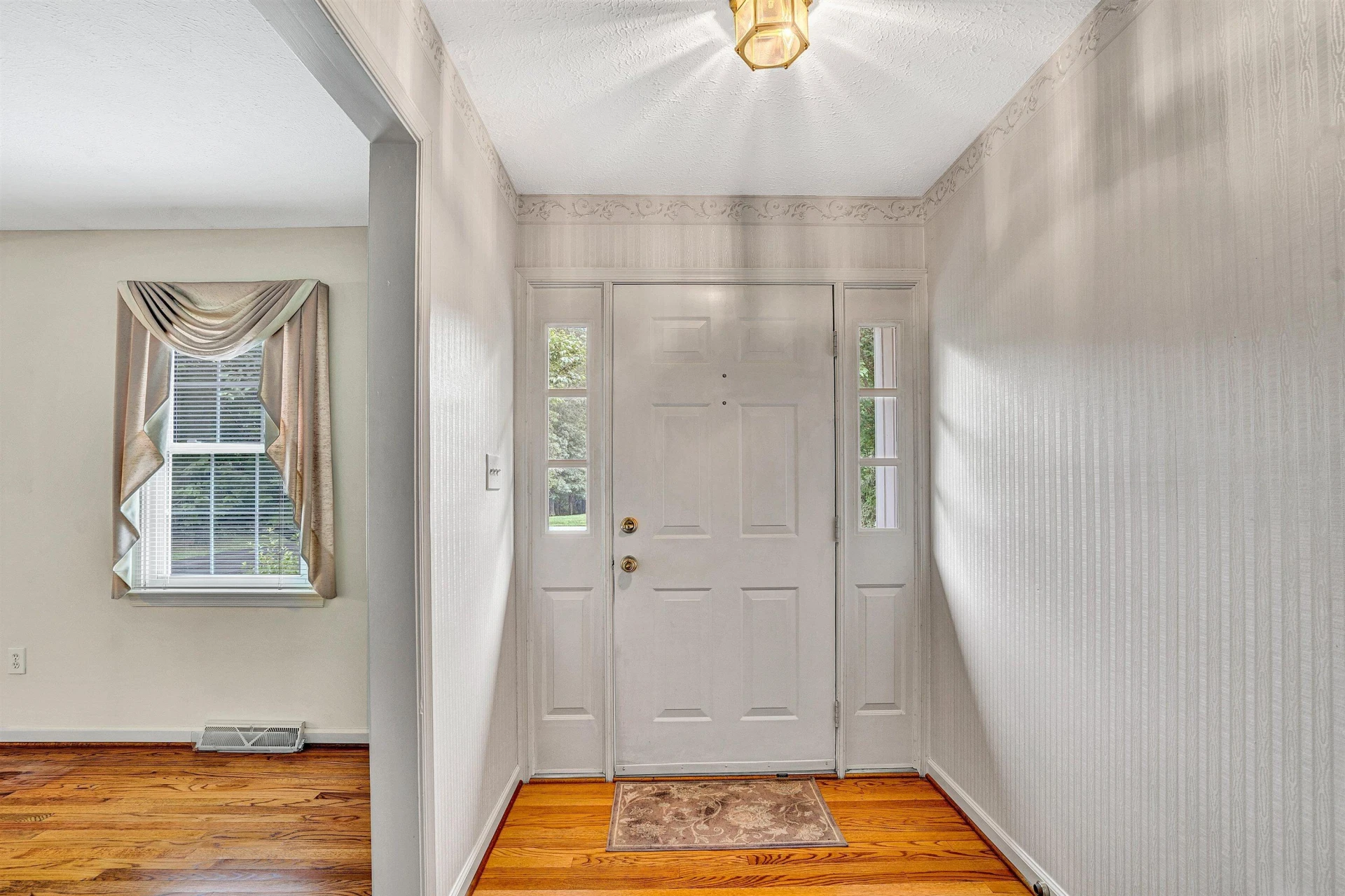 103 Tremont CT - Photo 3