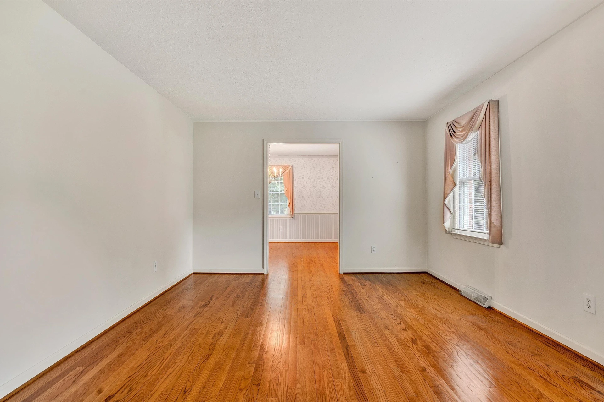 103 Tremont CT - Photo 4