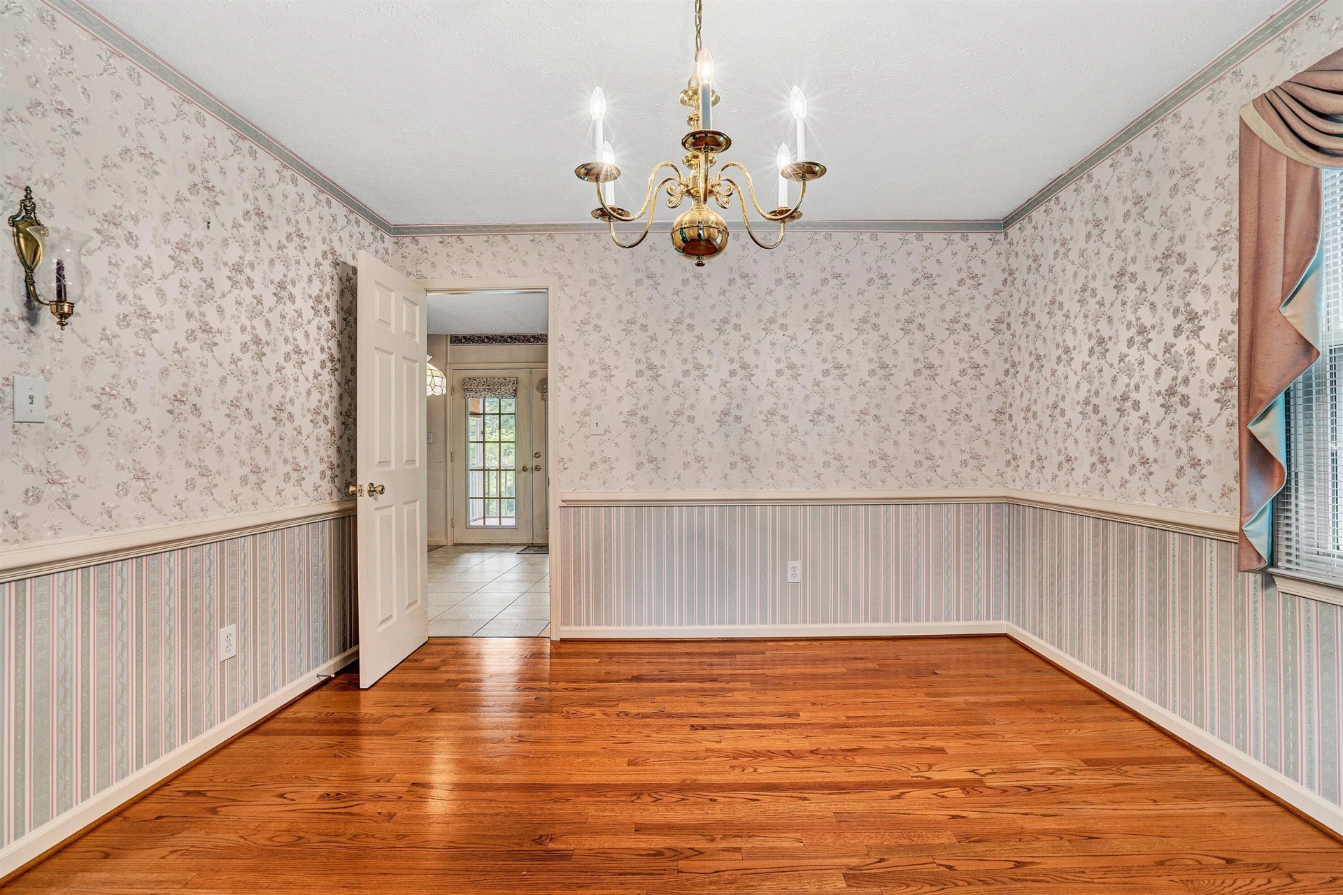 103 Tremont CT - Photo 6