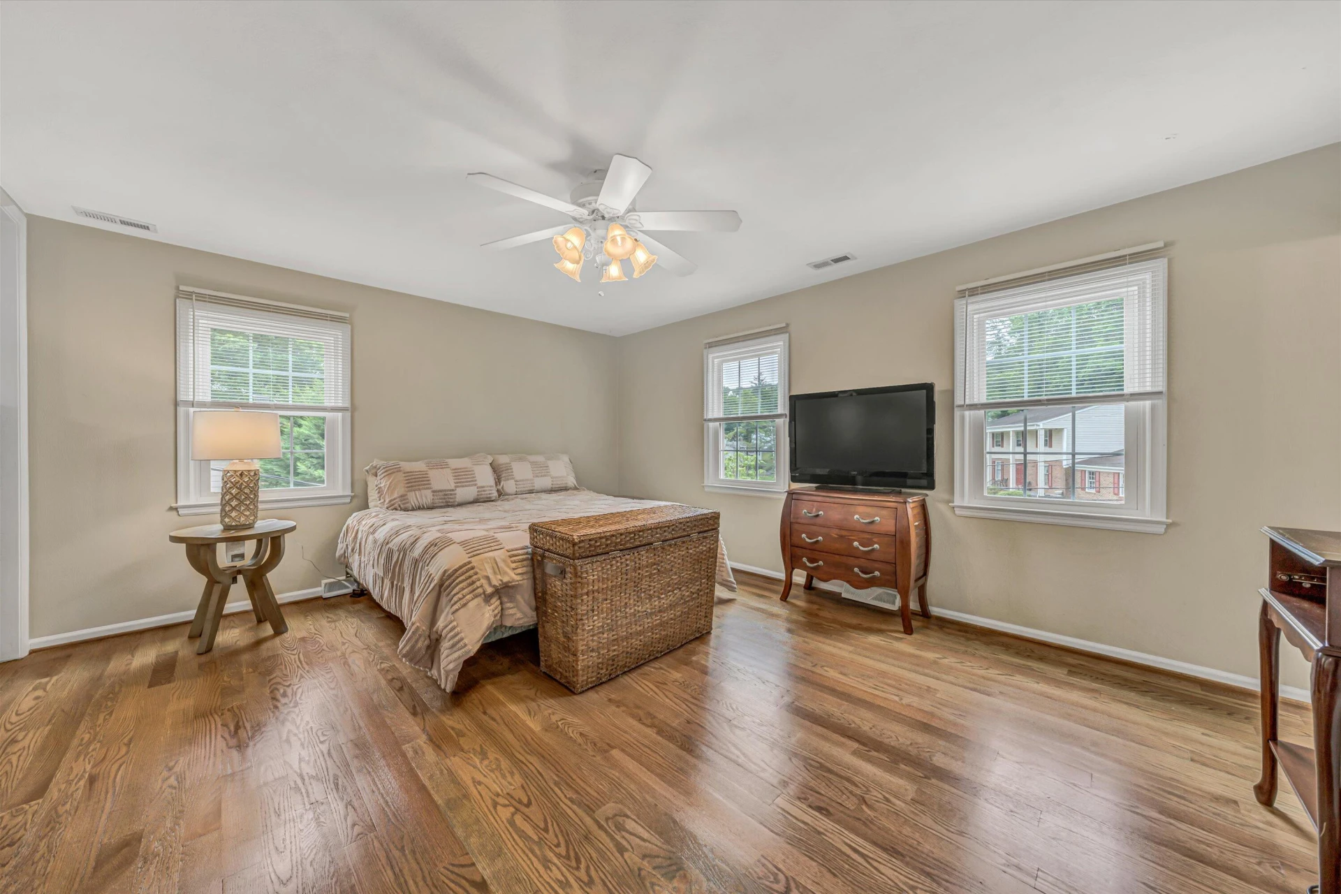 2716 Bobolink LN - Photo 29