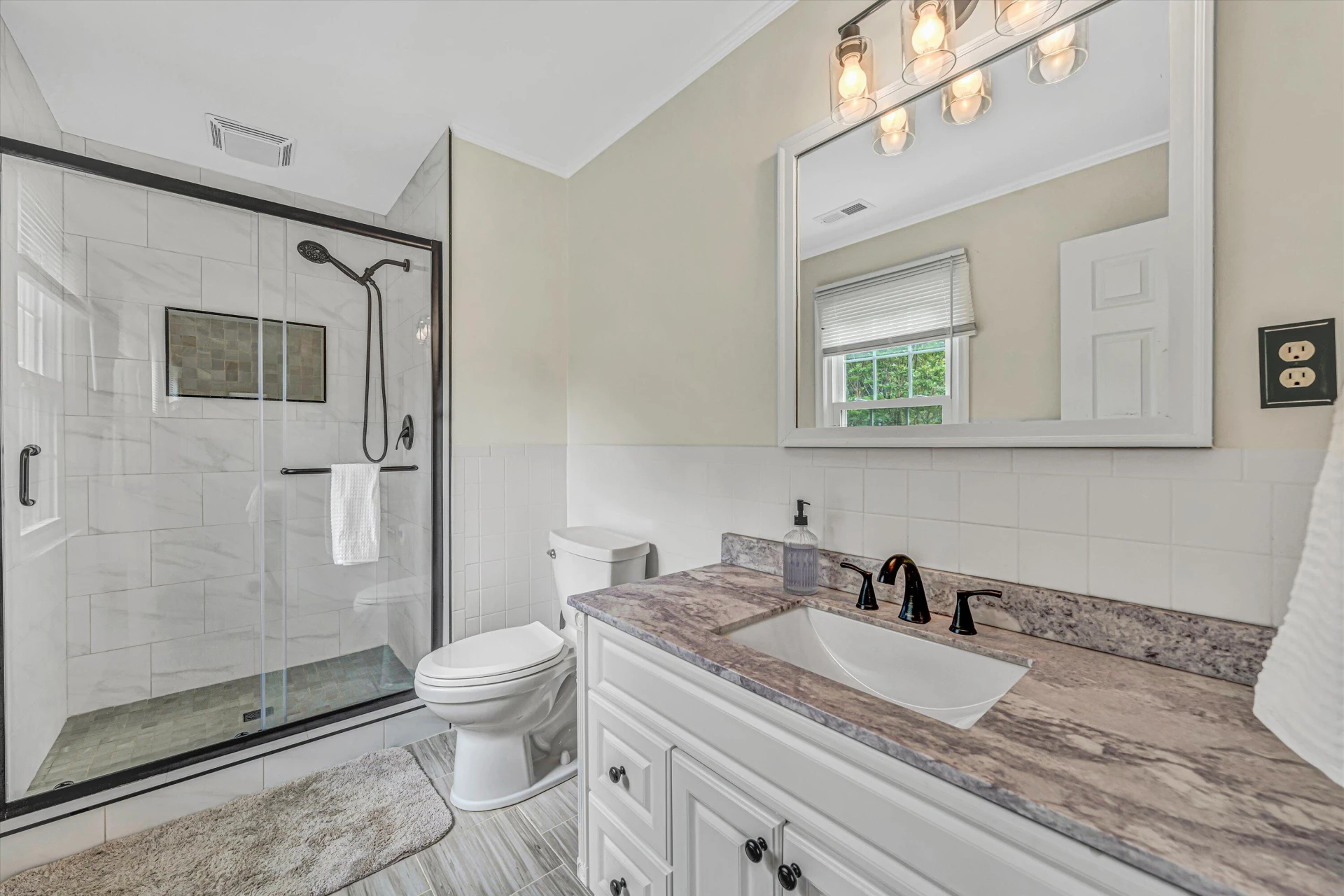 2716 Bobolink LN - Photo 32