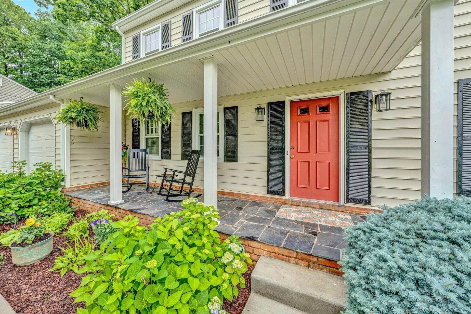 2716 Bobolink LN - Photo 9