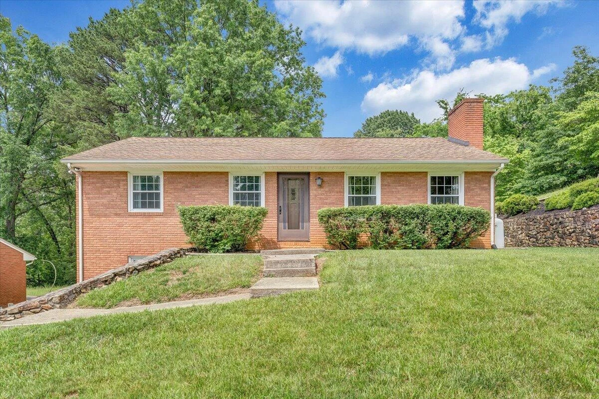 30 Benbrook CIR