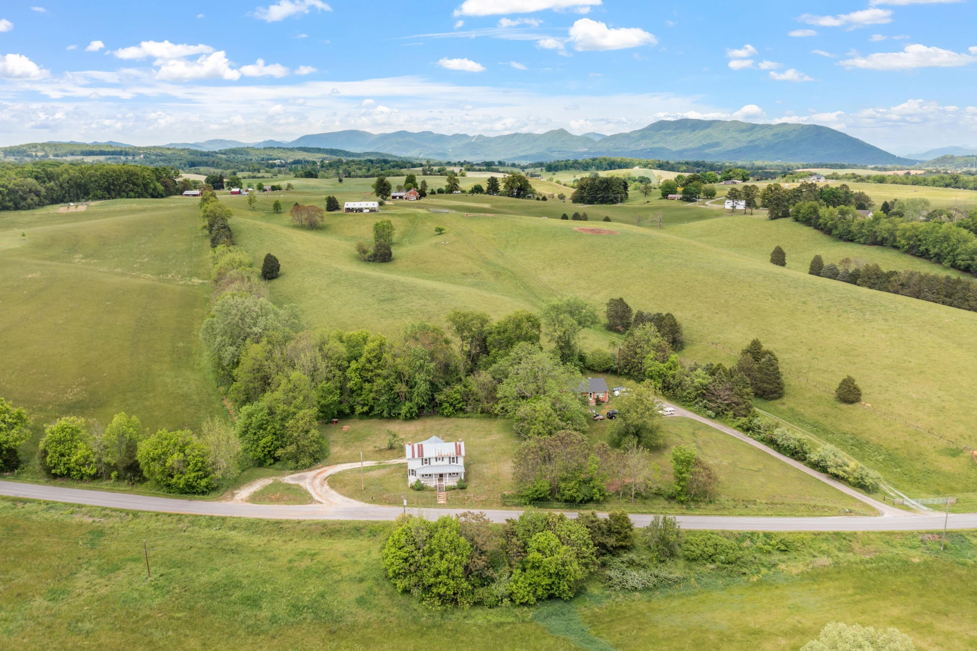 250 Old Hollow RD - Photo 4