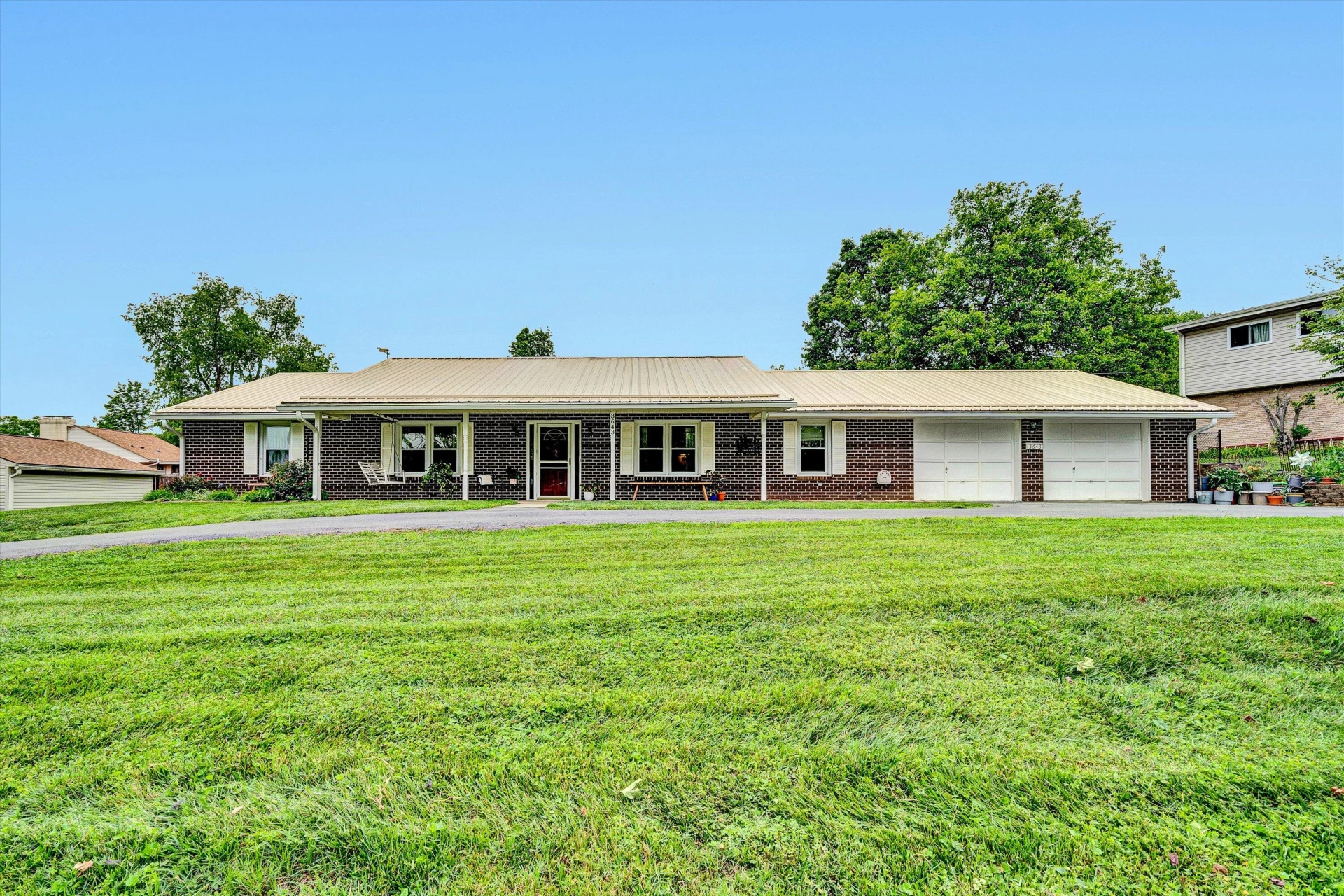 3643 Larson LN