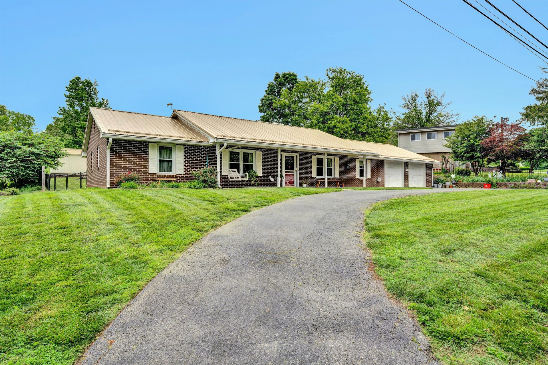 3643 Larson LN - Photo 2