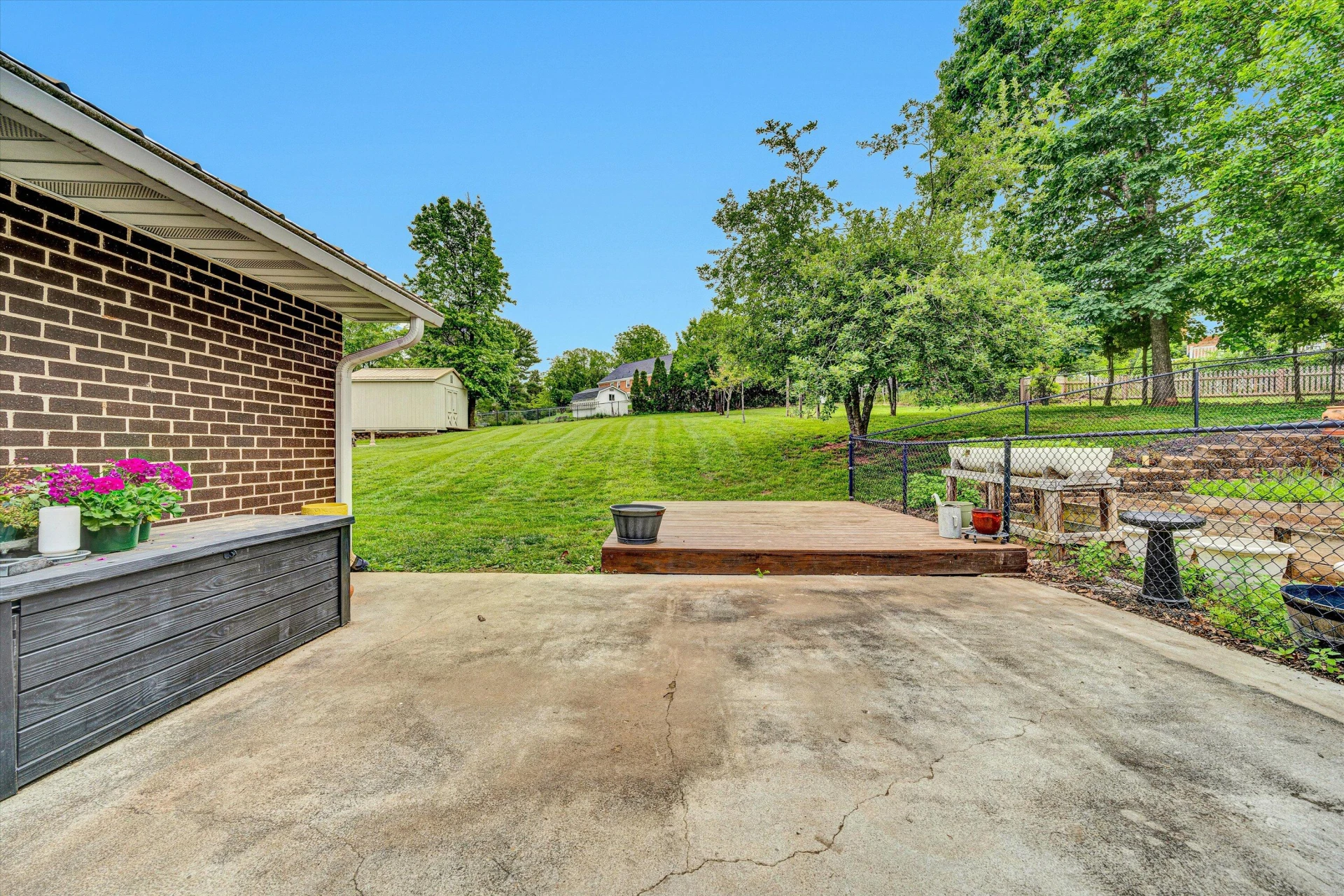 3643 Larson LN - Photo 26