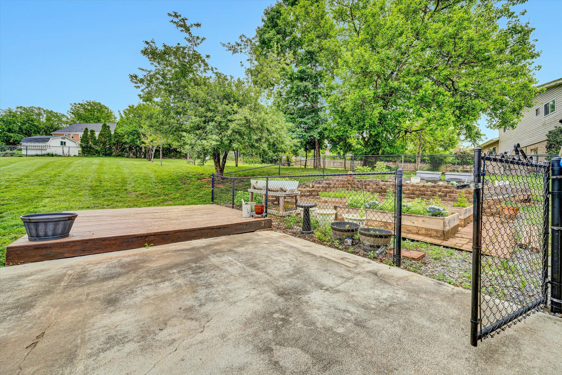 3643 Larson LN - Photo 27