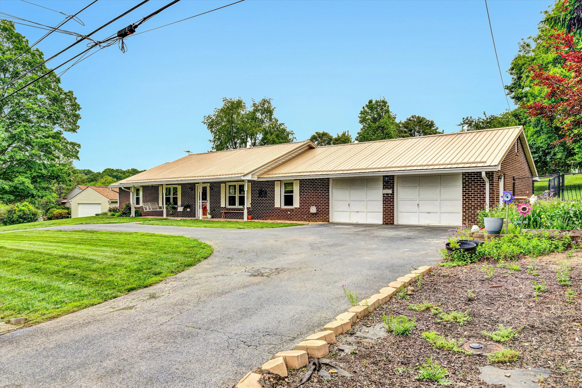 3643 Larson LN - Photo 3