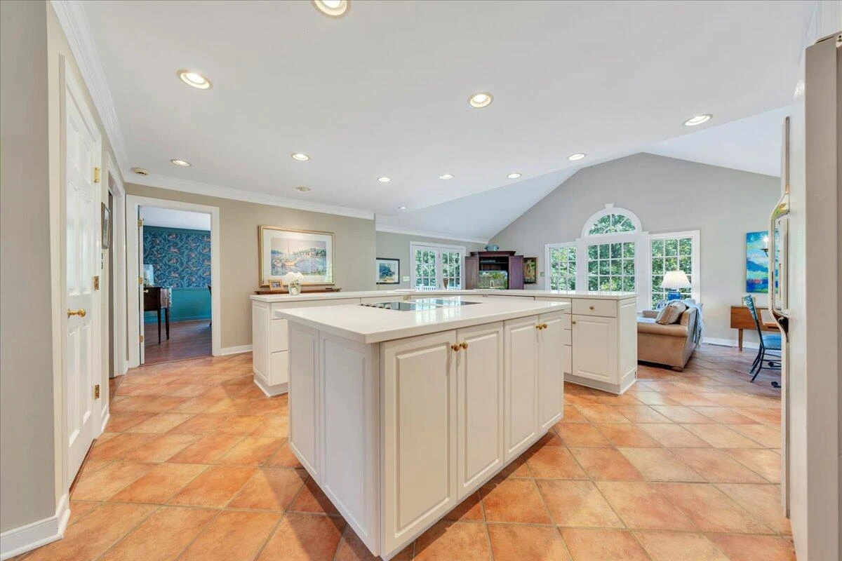 723 White Oak RD - Photo 24