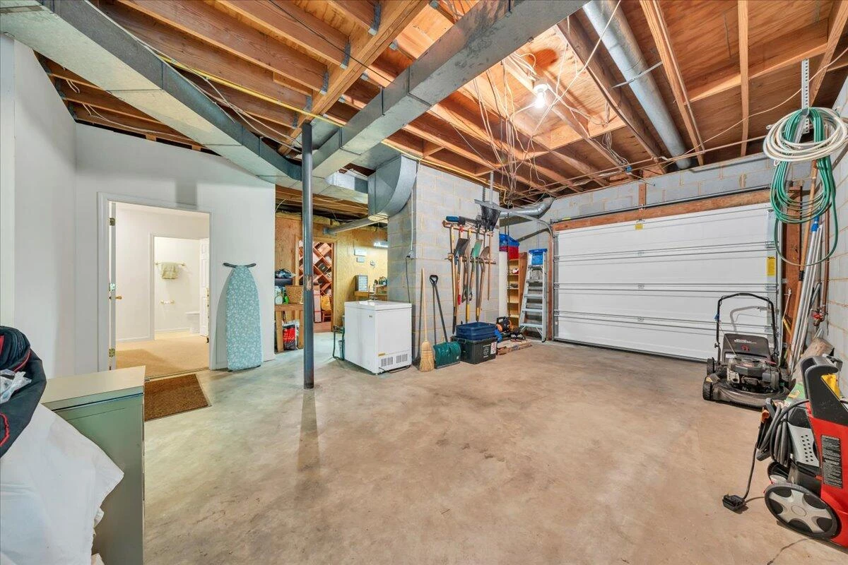 723 White Oak RD - Photo 58