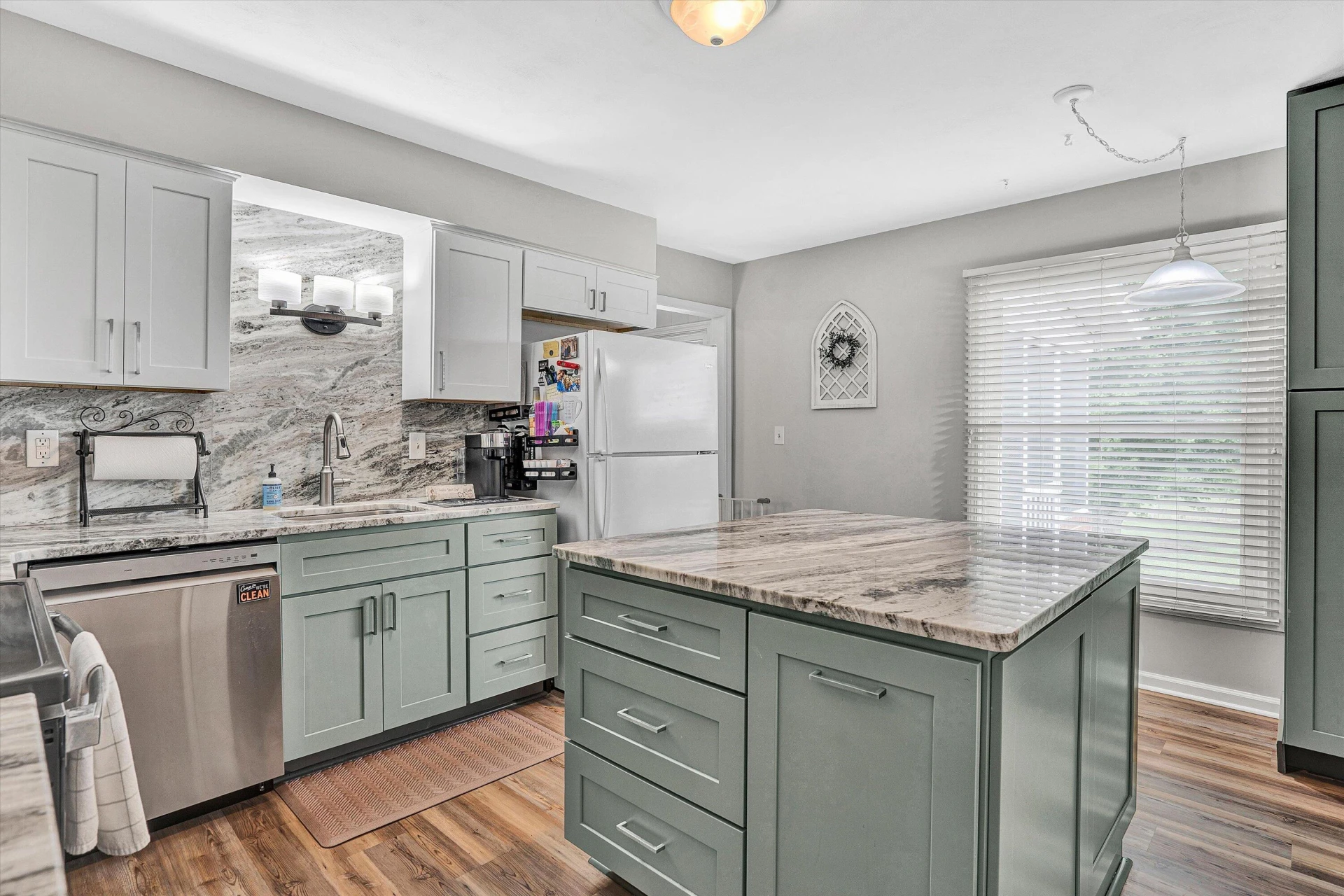 230 Pinehaven RD - Photo 16