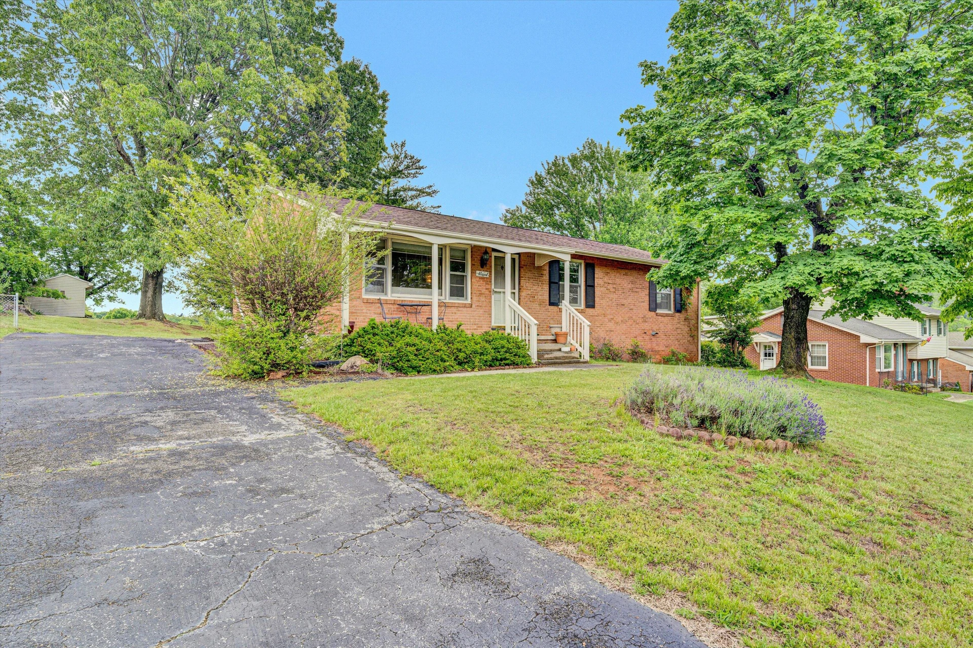 4526 Vest DR - Photo 2