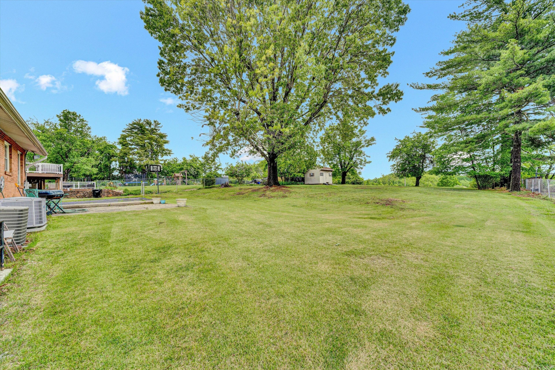 4526 Vest DR - Photo 29