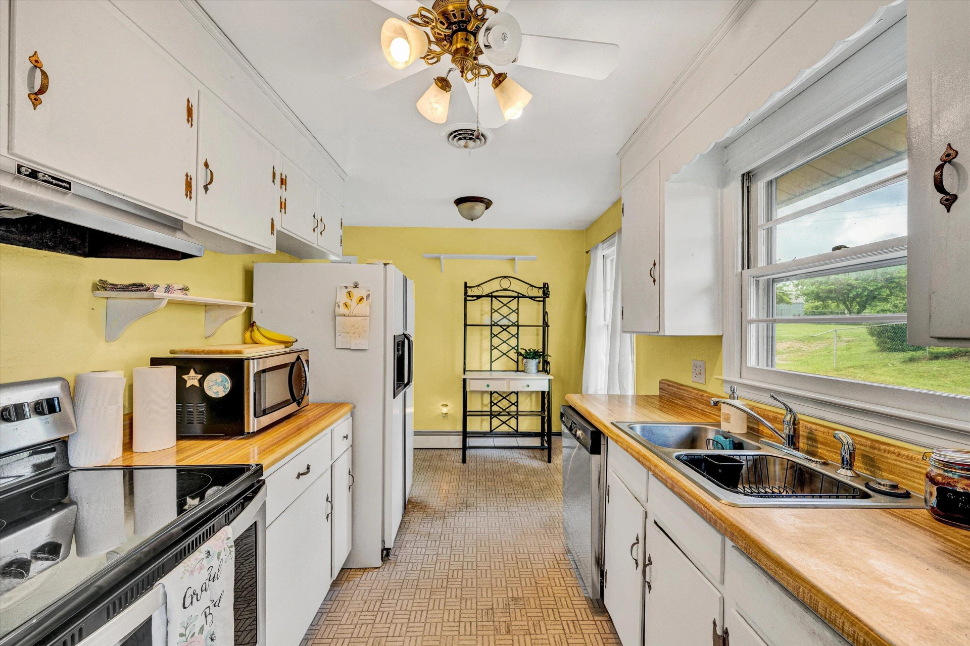 4526 Vest DR - Photo 8