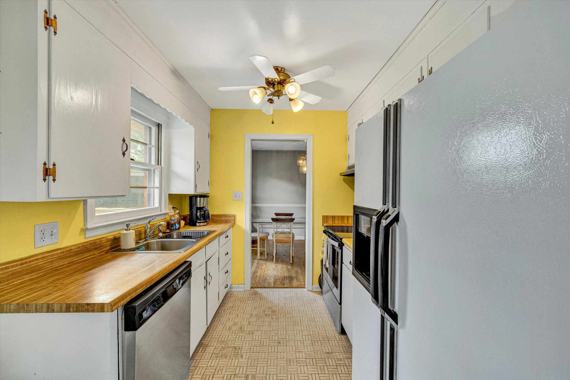 4526 Vest DR - Photo 9