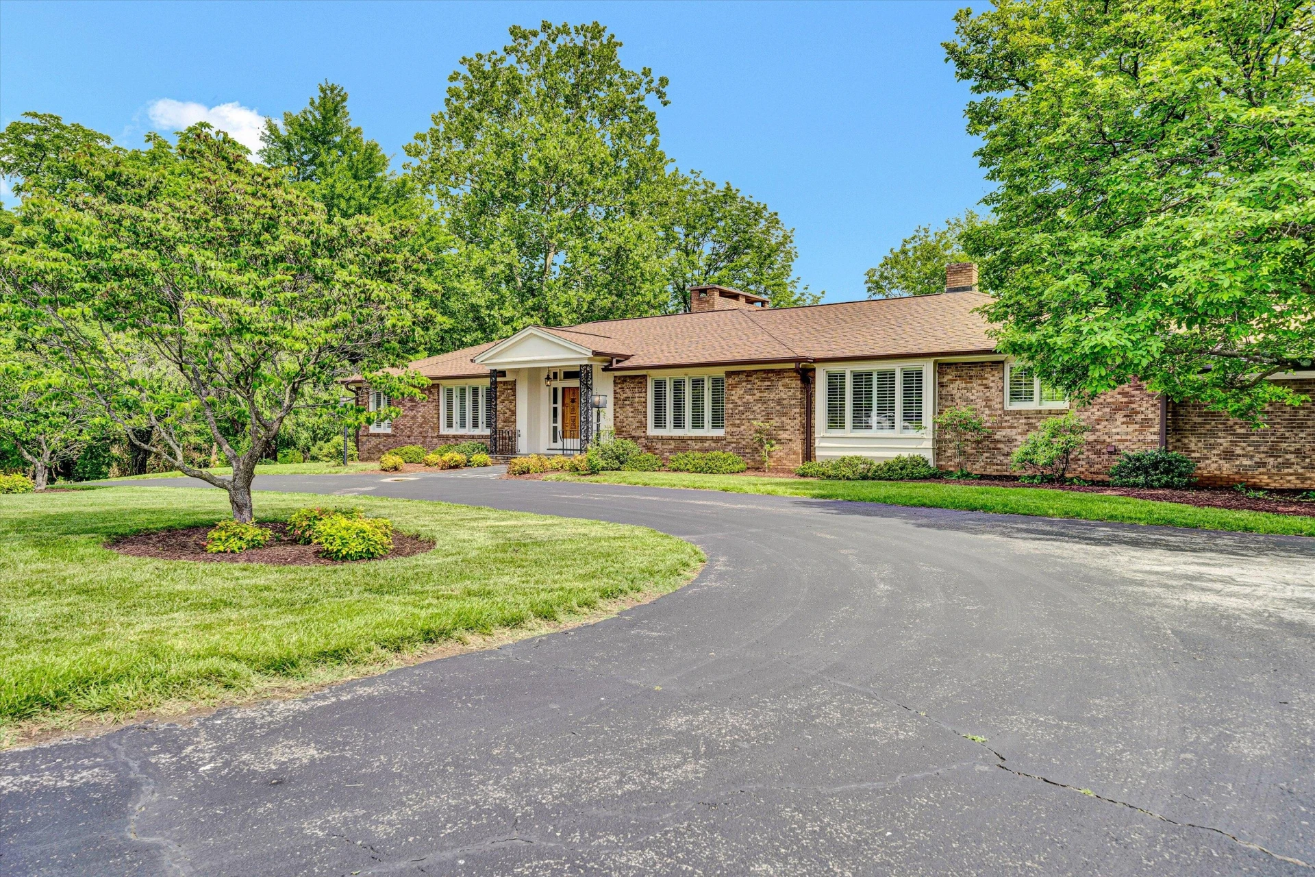 1200 Pickwick LN - Photo 2