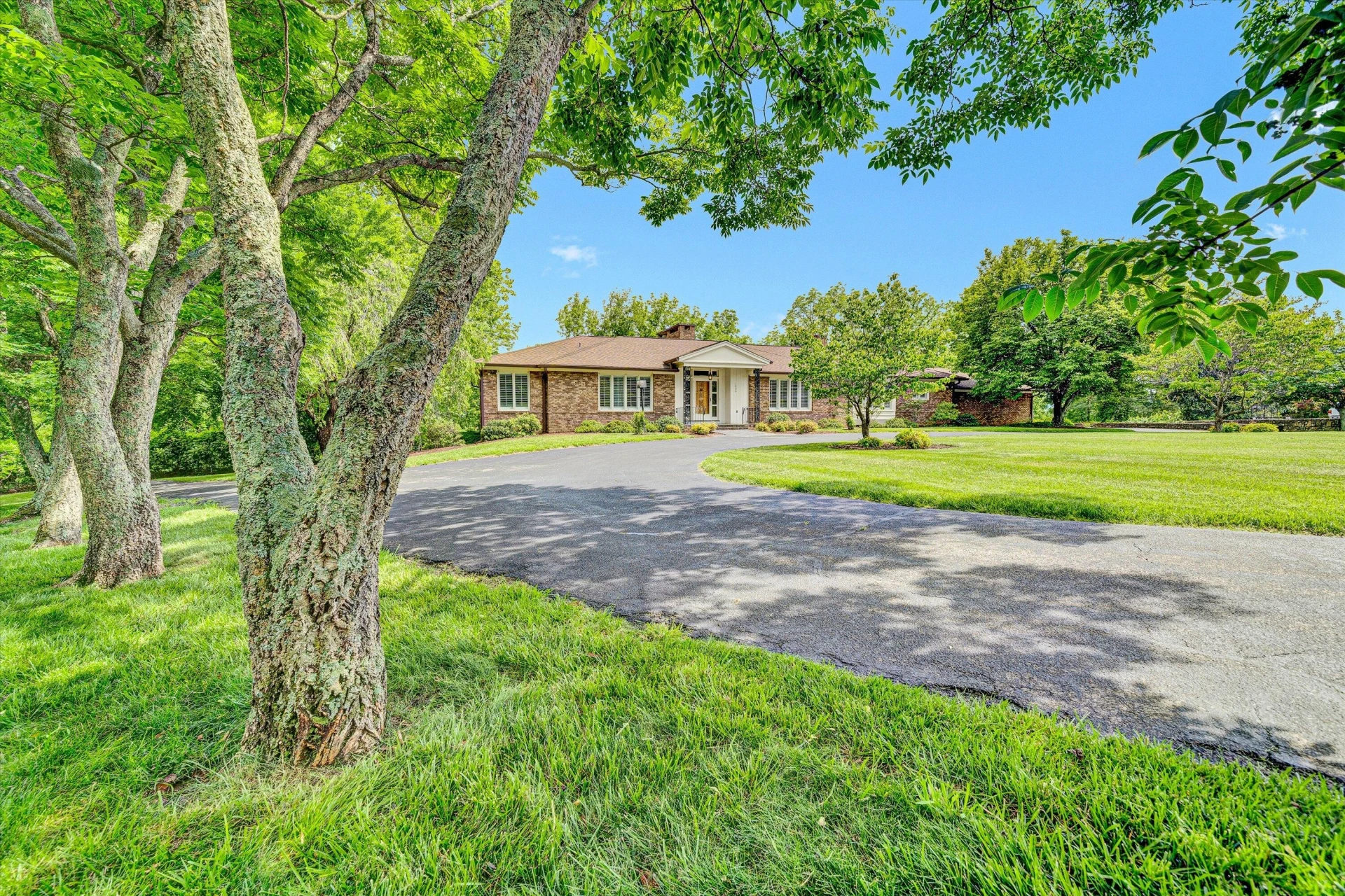 1200 Pickwick LN - Photo 3