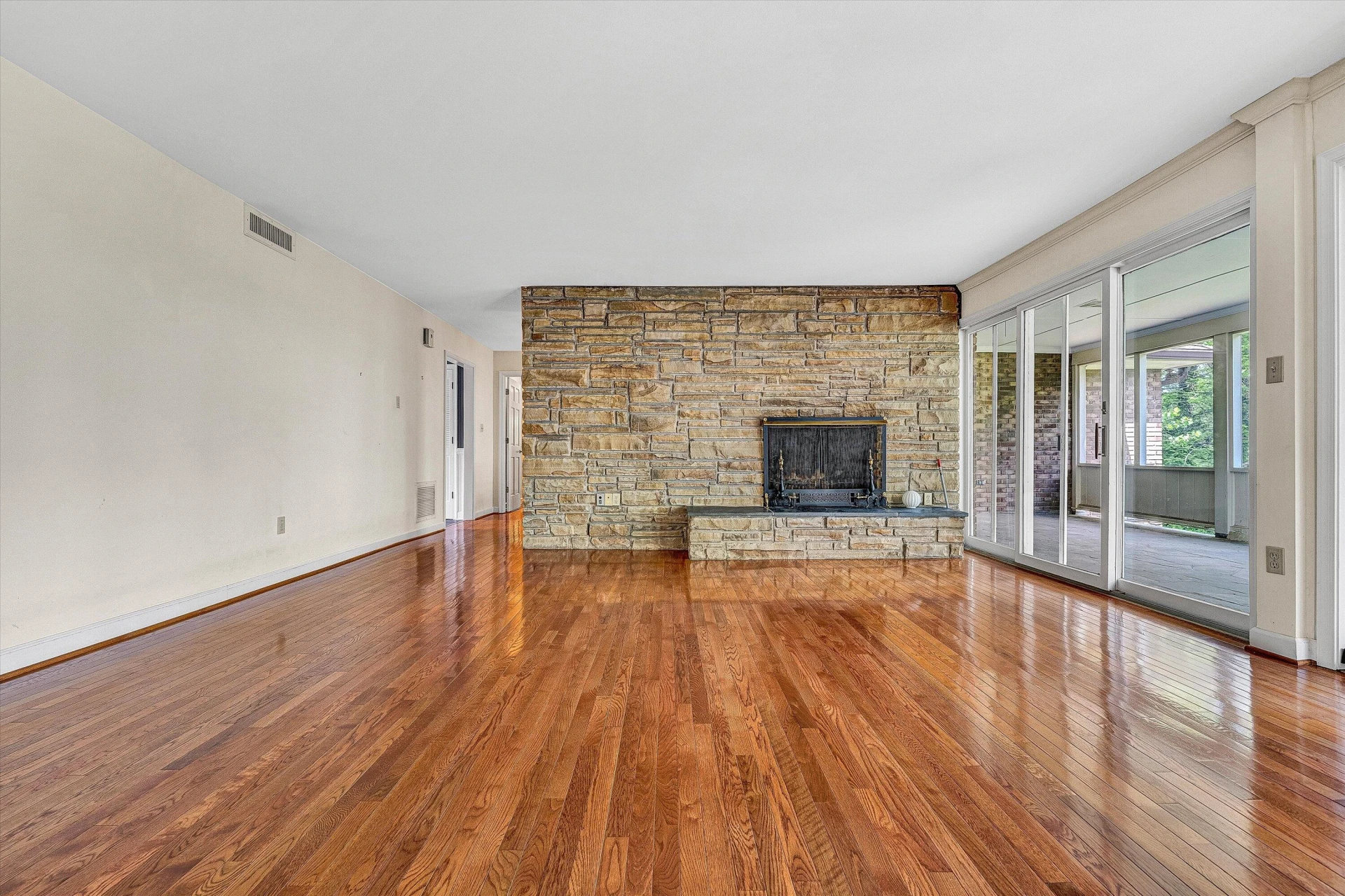 1200 Pickwick LN - Photo 9