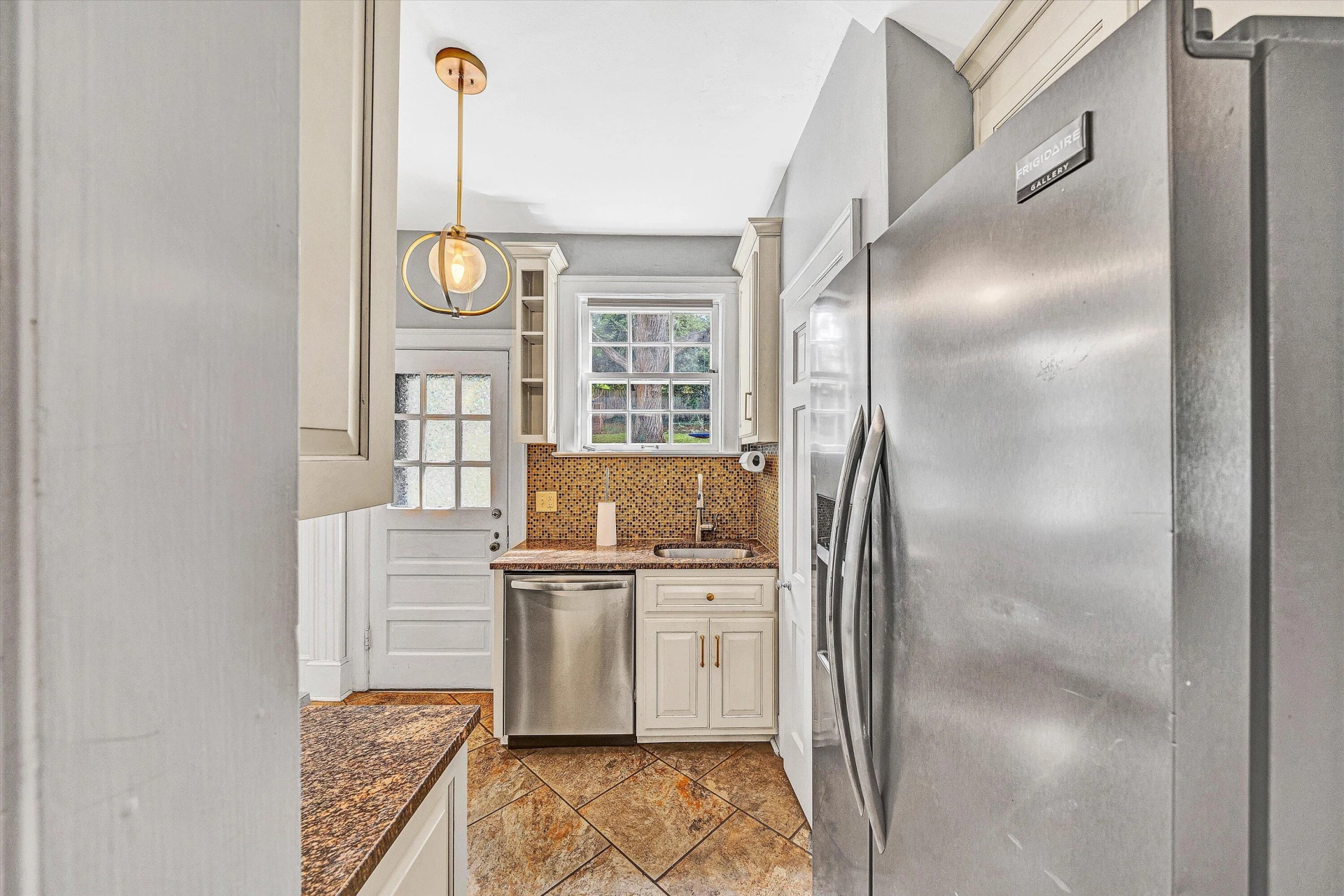 2408 Avenham AVE - Photo 13