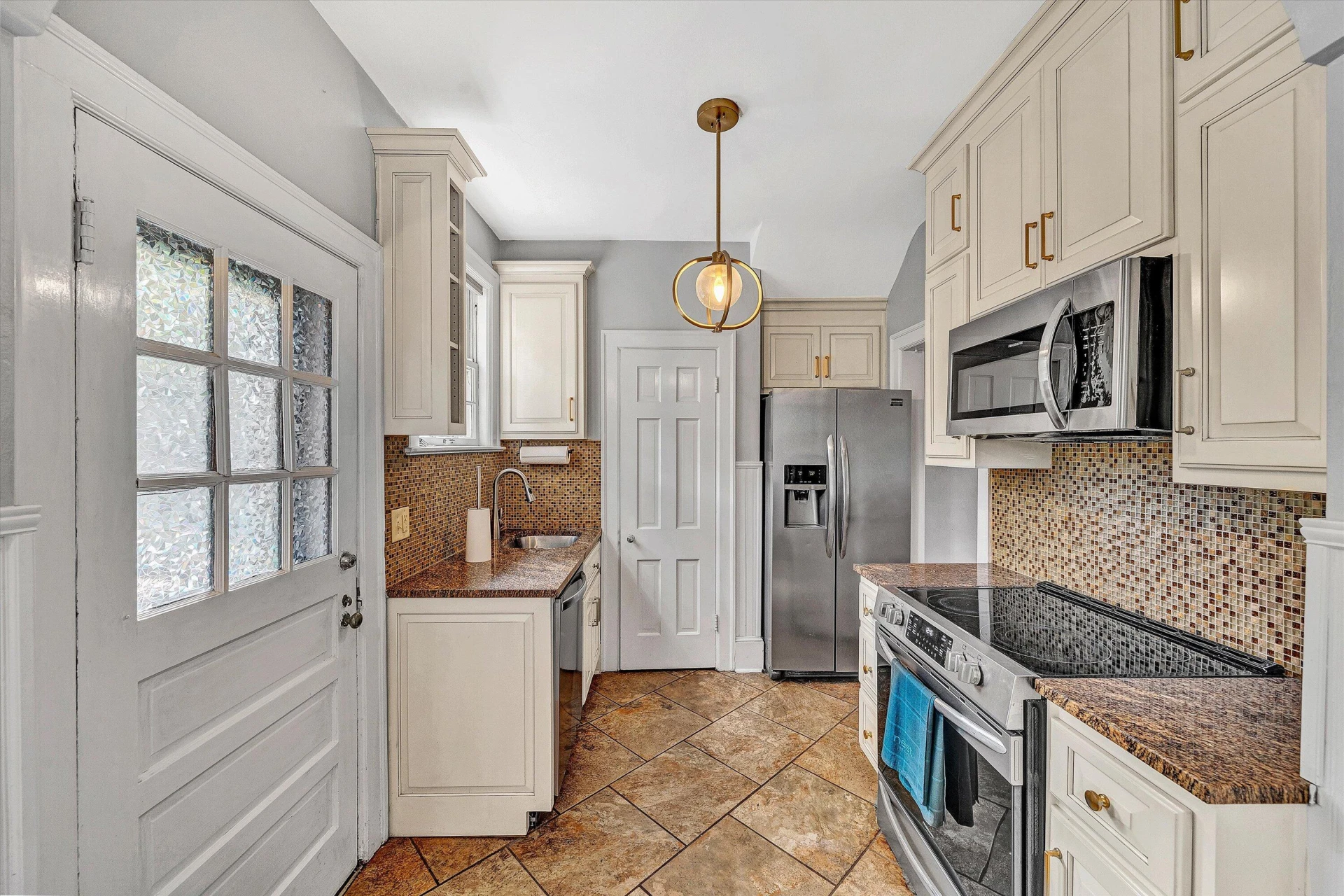 2408 Avenham AVE - Photo 14