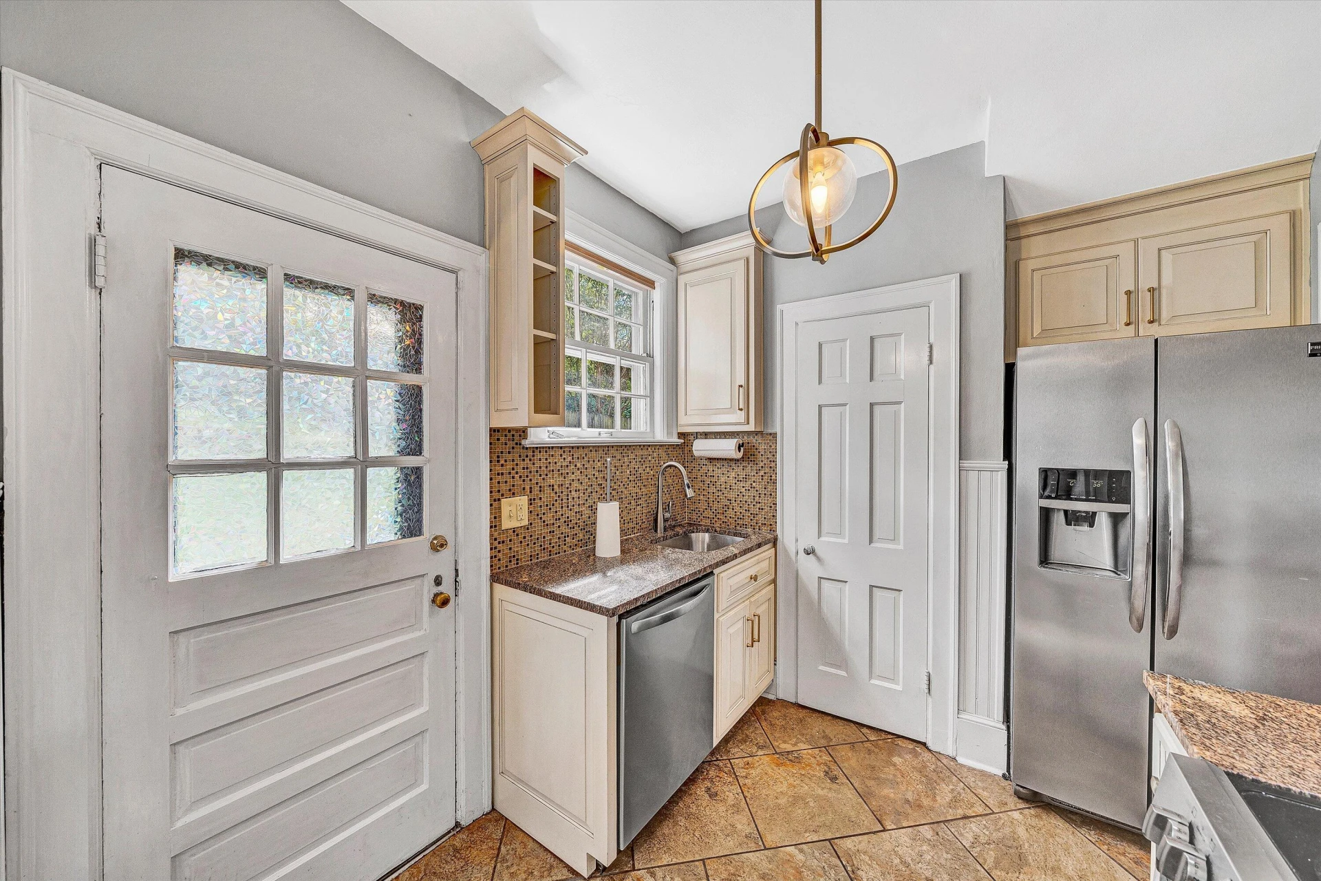 2408 Avenham AVE - Photo 15