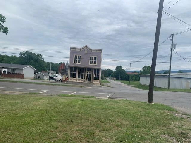 901 Colorado ST - Photo 2