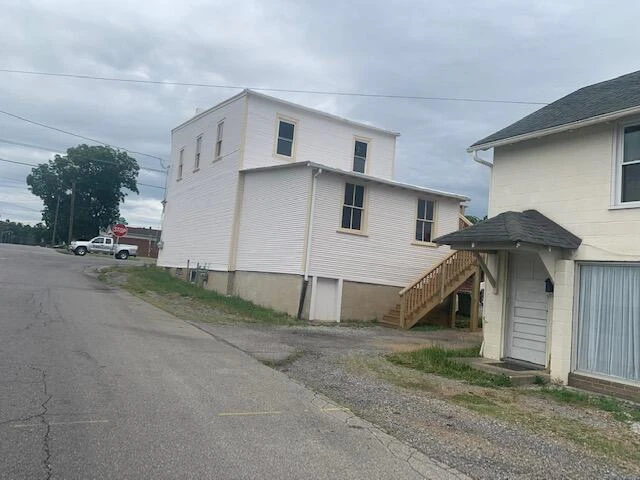 901 Colorado ST - Photo 5