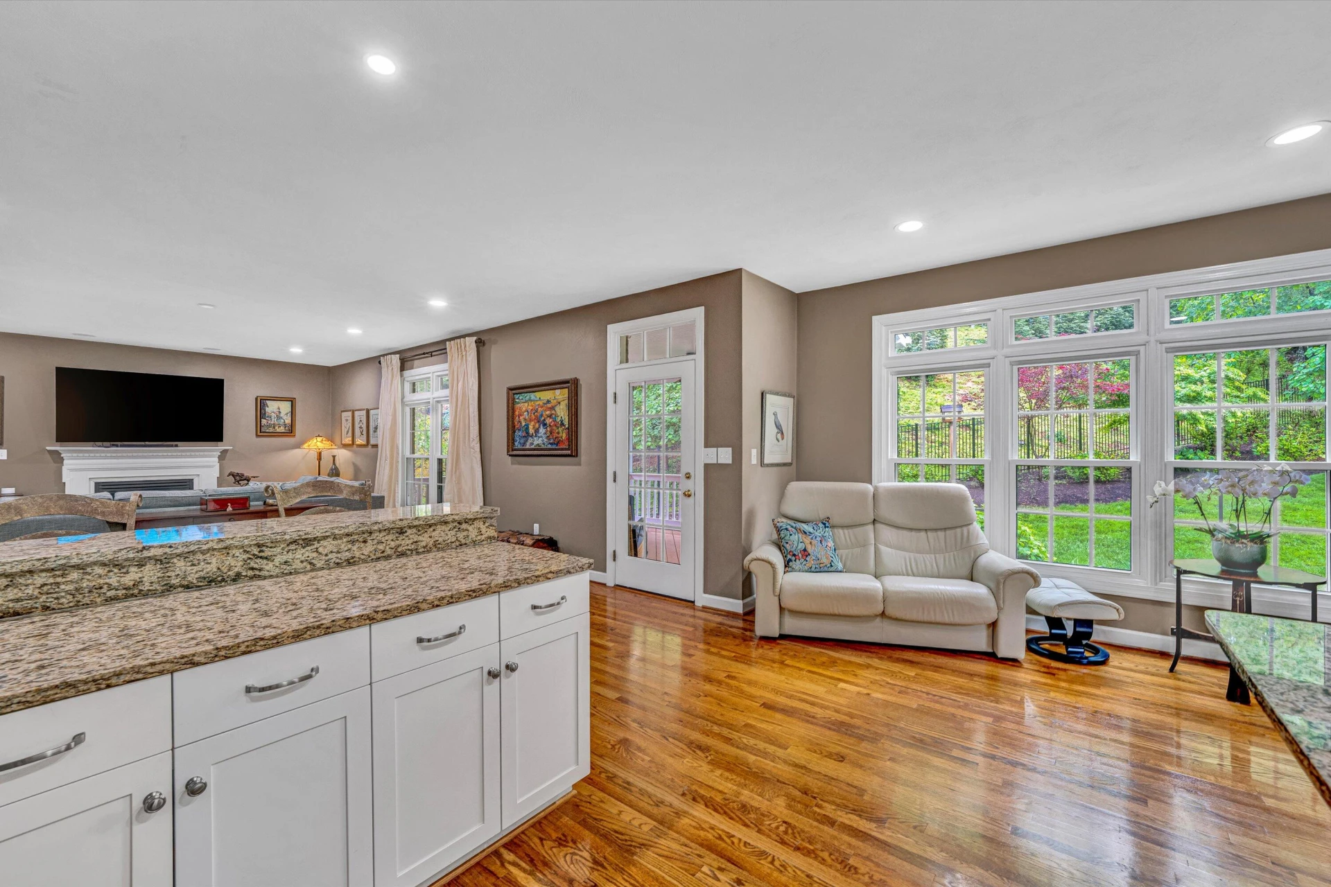 5320 Montague WAY - Photo 16