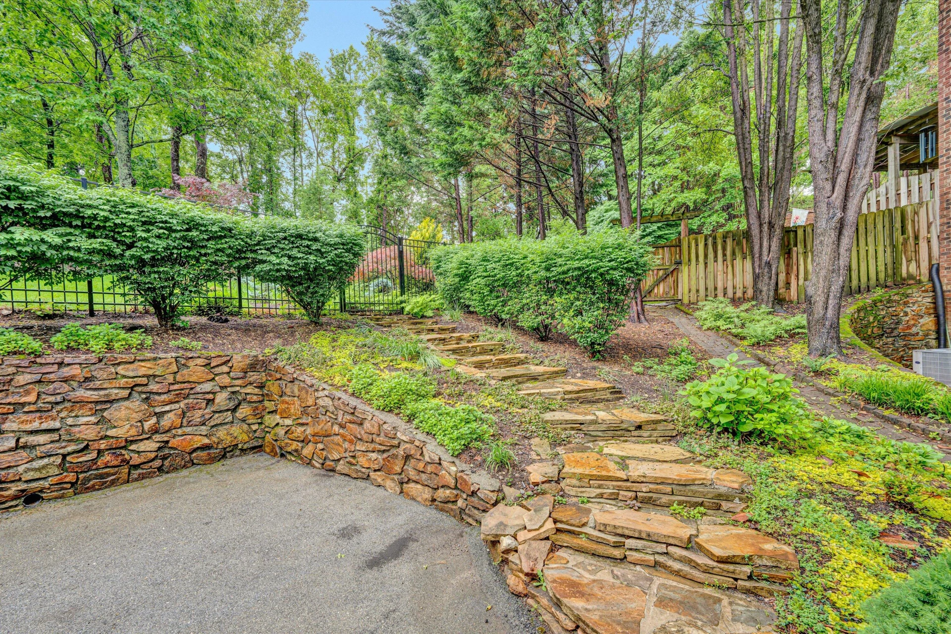 5320 Montague WAY - Photo 37