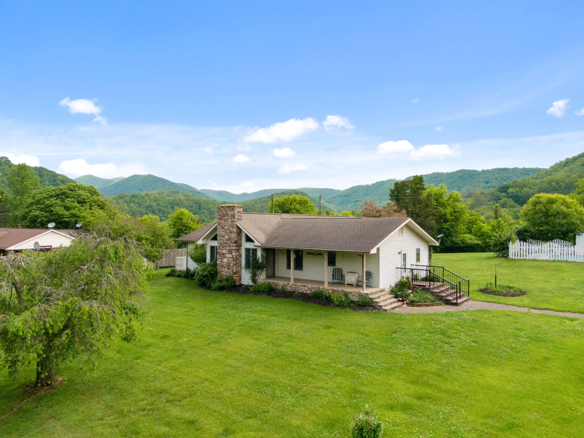 2844 Forage RD - Photo 2