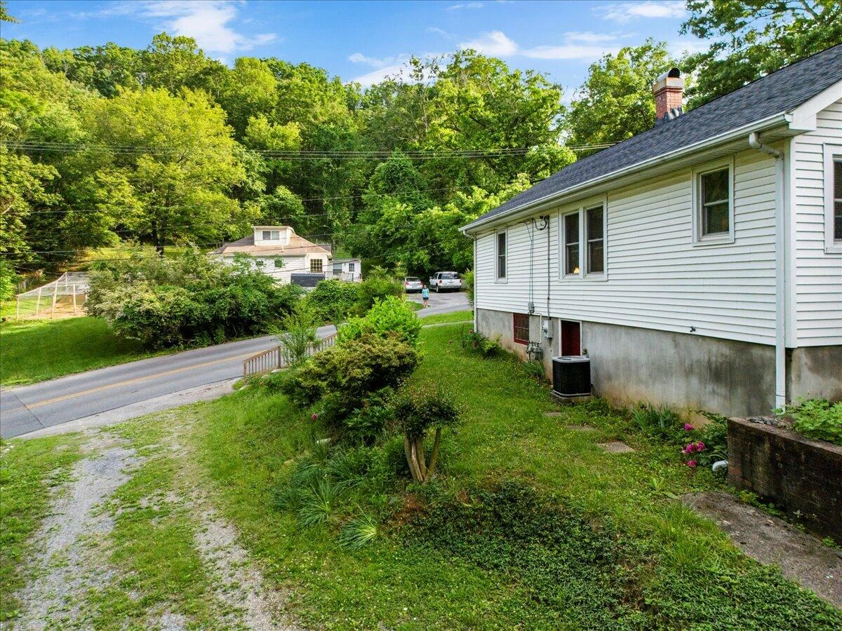 3839 Welcome Valley RD - Photo 26