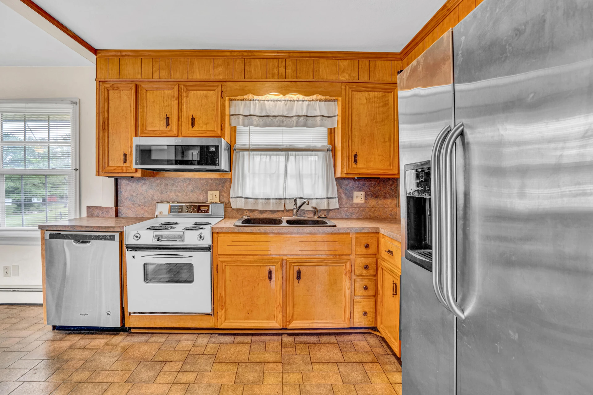 733 Plantation CIR - Photo 10