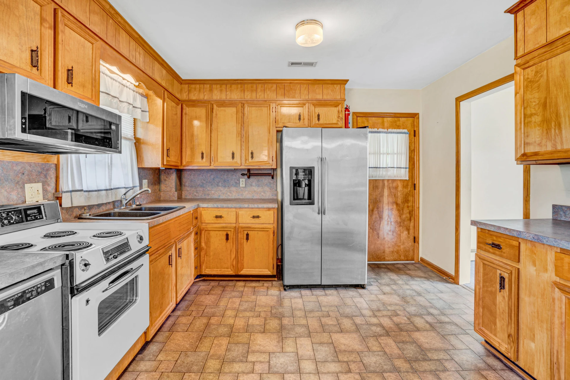 733 Plantation CIR - Photo 8