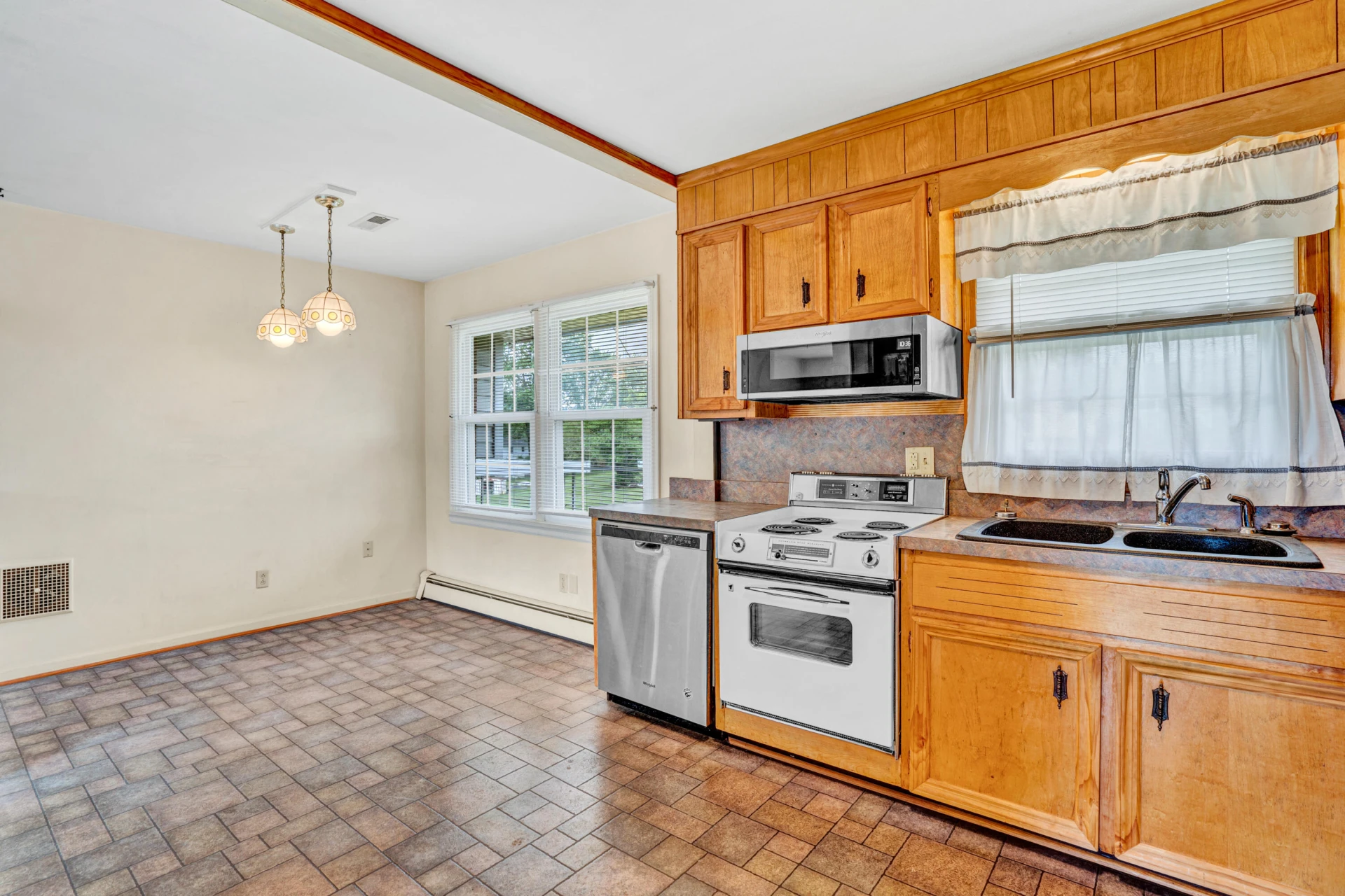 733 Plantation CIR - Photo 9