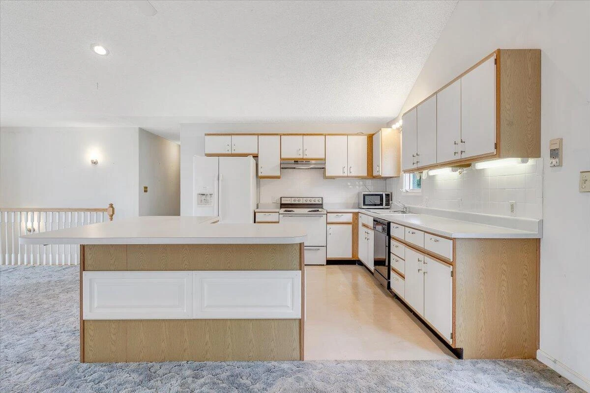 205 Park Shores CIR - Photo 18