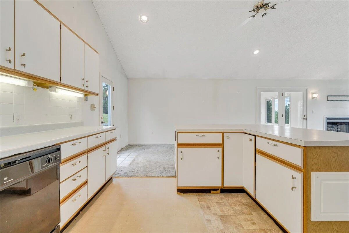 205 Park Shores CIR - Photo 22