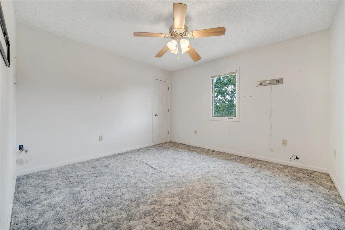 205 Park Shores CIR - Photo 31