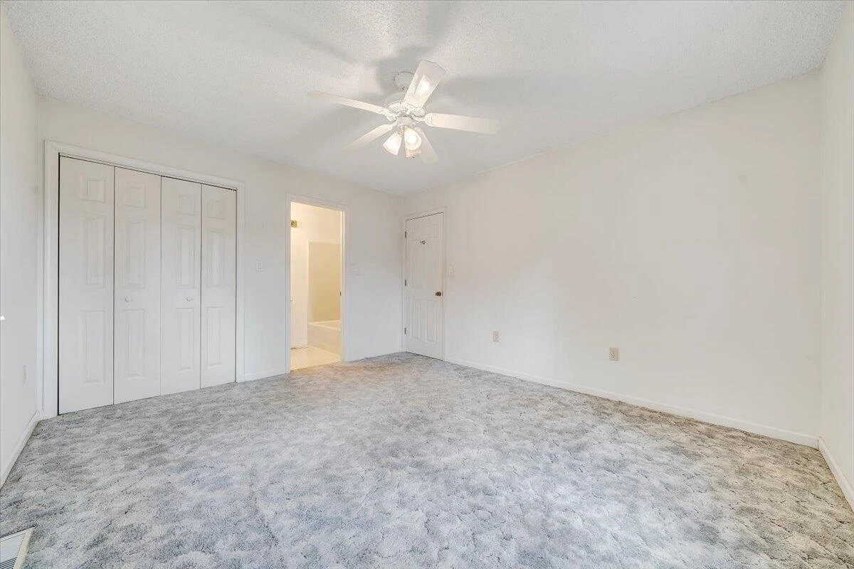 205 Park Shores CIR - Photo 34