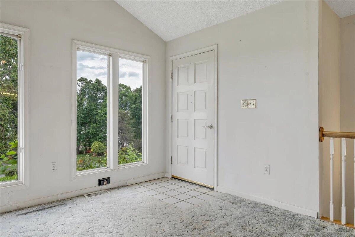 205 Park Shores CIR - Photo 9