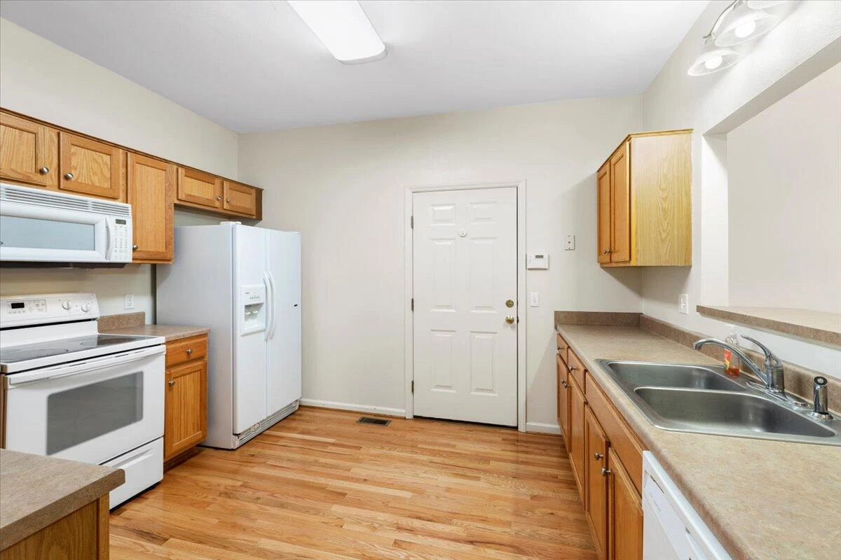 6618 Hartman CT - Photo 10