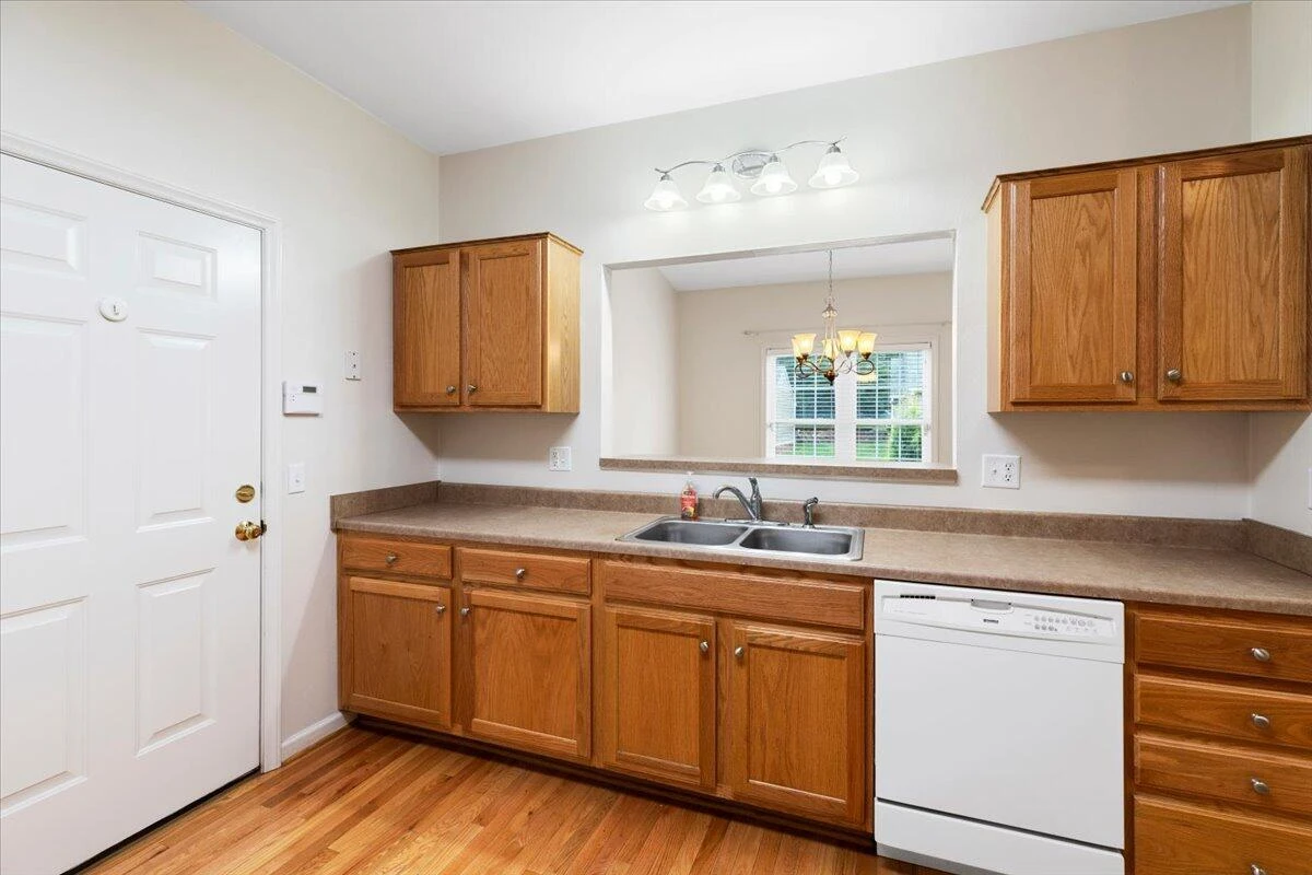 6618 Hartman CT - Photo 11