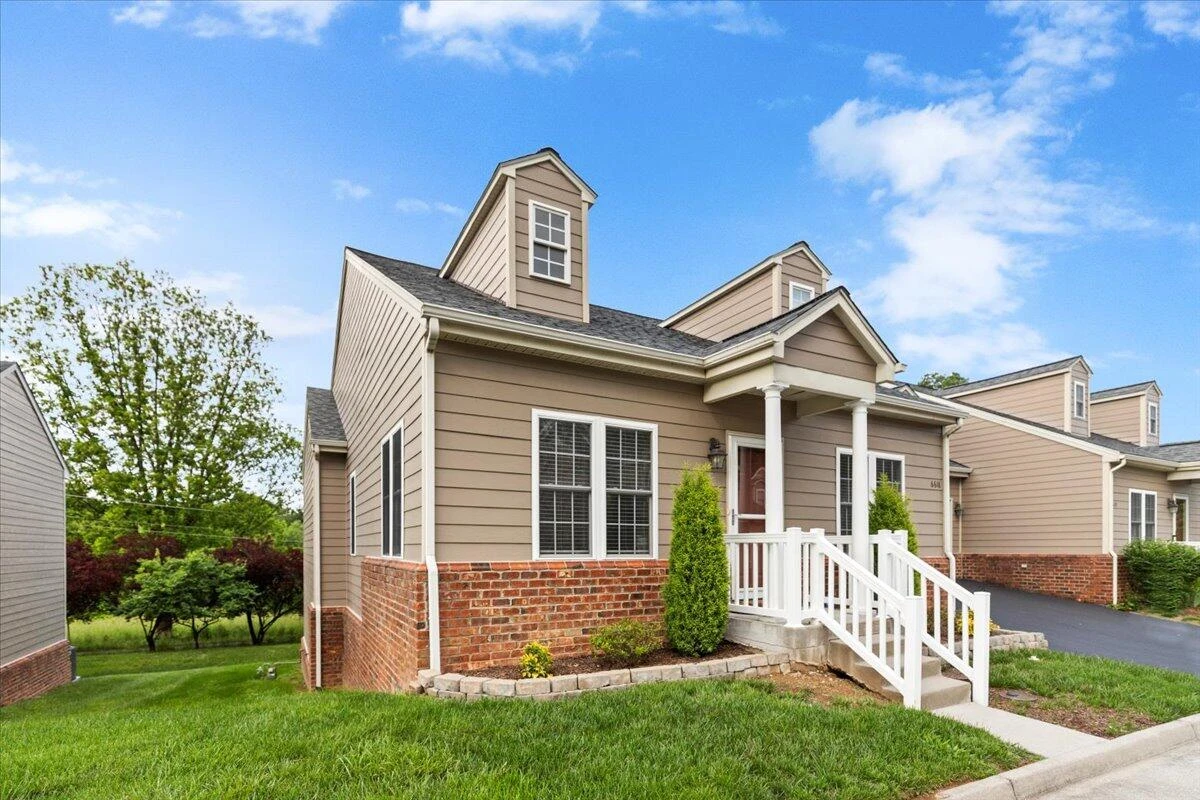 6618 Hartman CT - Photo 2