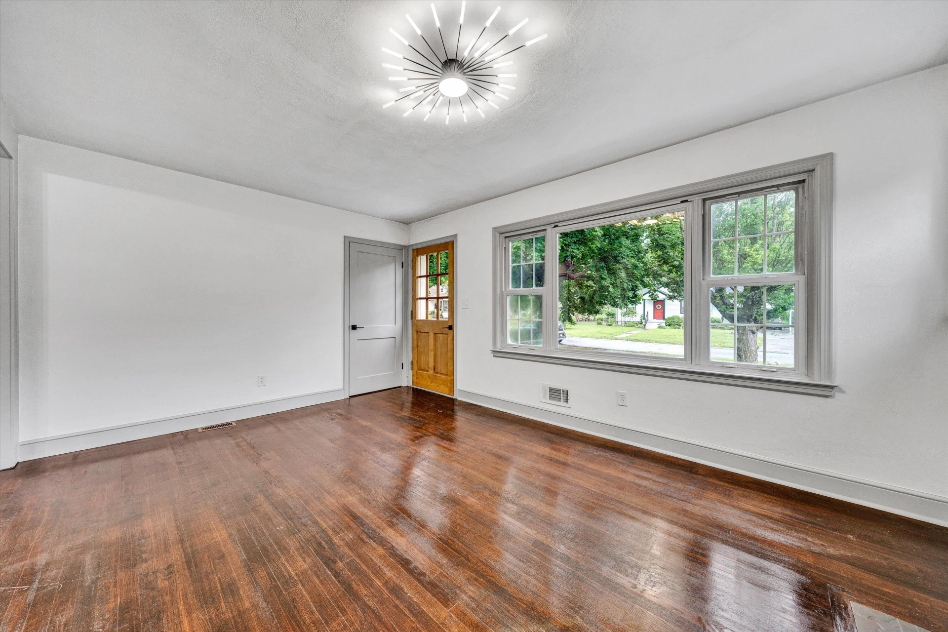 3533 Bunker Hill DR - Photo 4