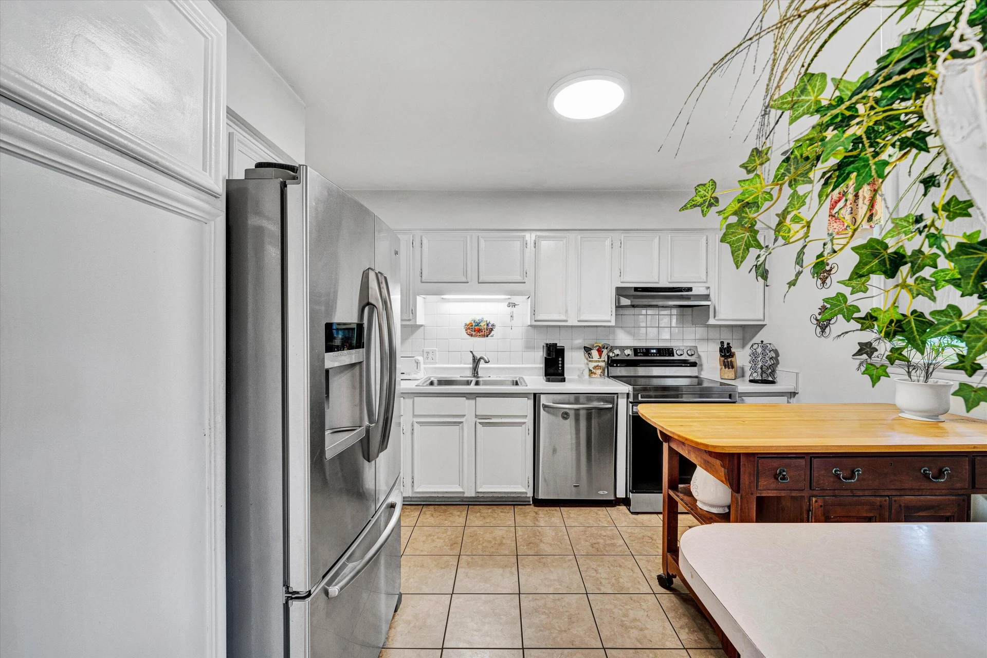 3924 Thames DR - Photo 10